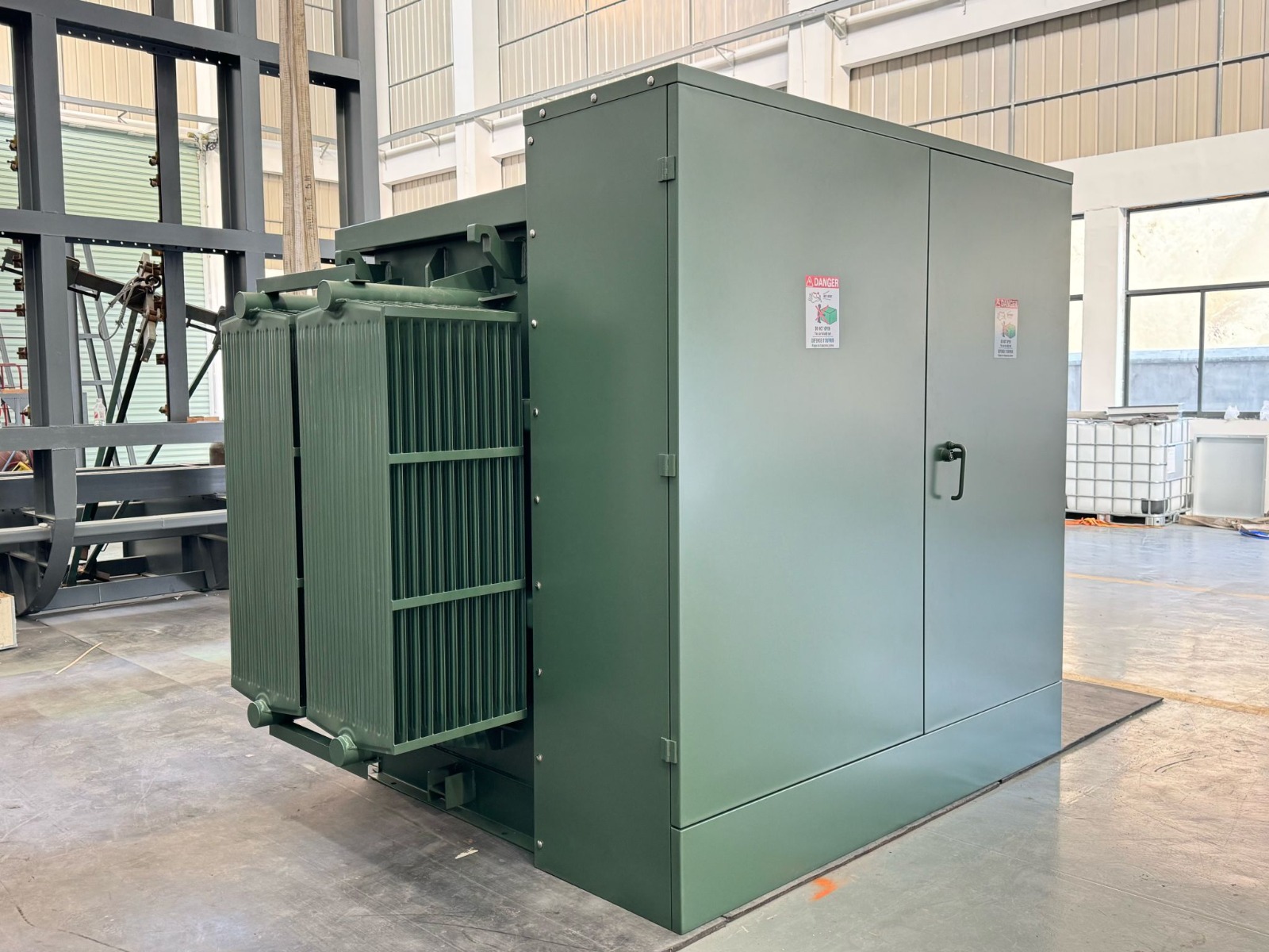 25 kV class pad-mounted transformer